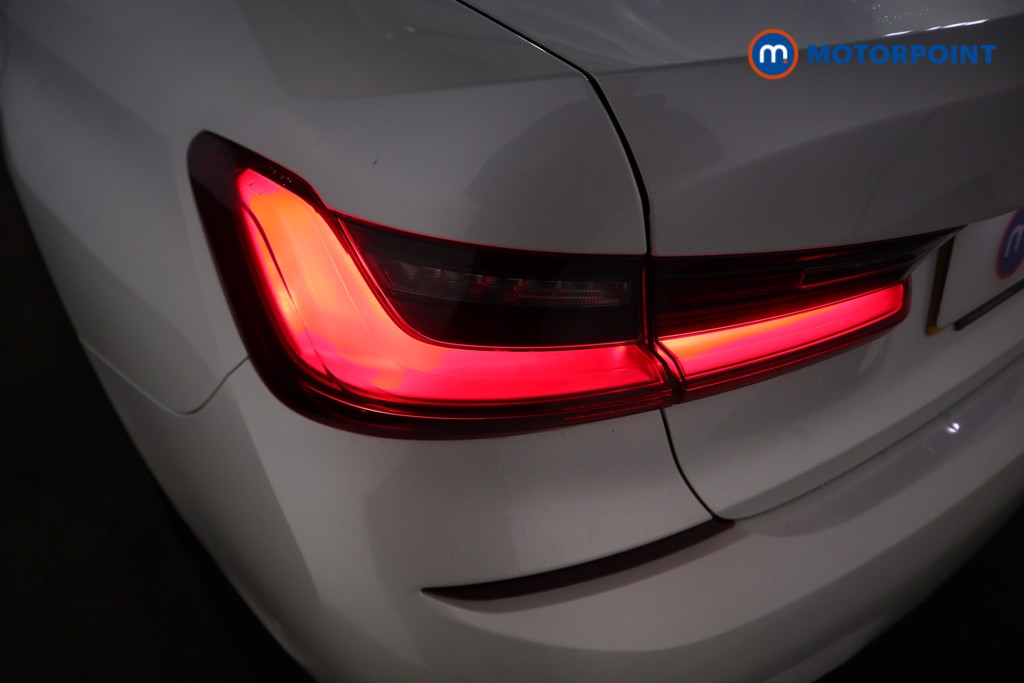 BMW 3 Series M Sport Automatic Petrol Plug-In Hybrid Saloon - Stock Number (1599229) - 20th supplementary image