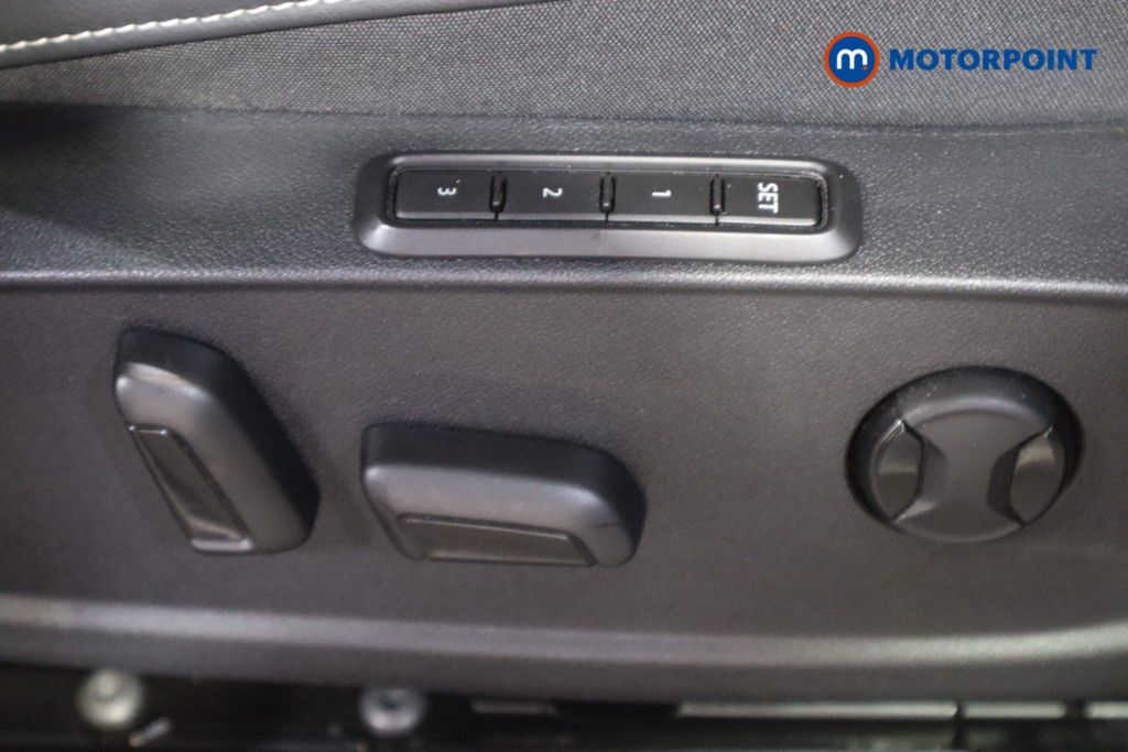 Seat Leon Xcellence Lux Automatic Petrol Plug-In Hybrid Hatchback - Stock Number (1599773) - 16th supplementary image