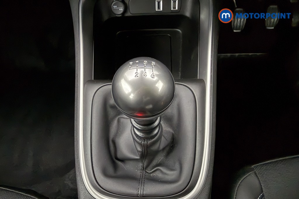 Jeep Avenger Summit Manual Petrol SUV - Stock Number (1599794) - 6th supplementary image