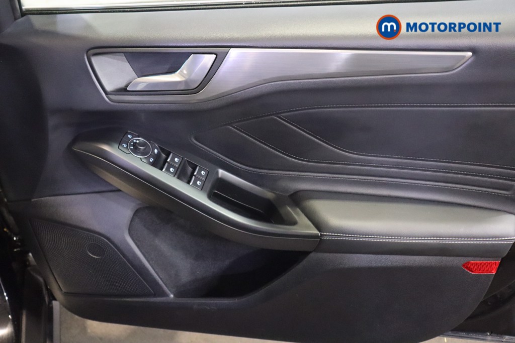 Ford Focus Titanium Vignale Manual Petrol Hatchback - Stock Number (1600493) - 13th supplementary image