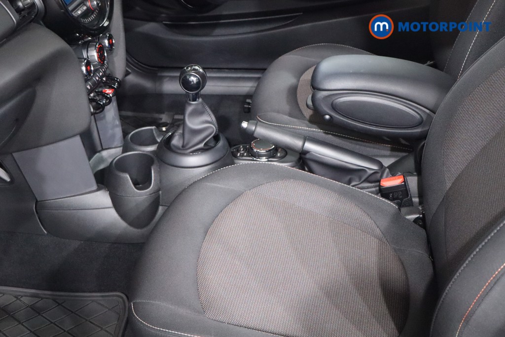 Mini Hatchback ONE Manual Petrol Hatchback - Stock Number (1600494) - 4th supplementary image