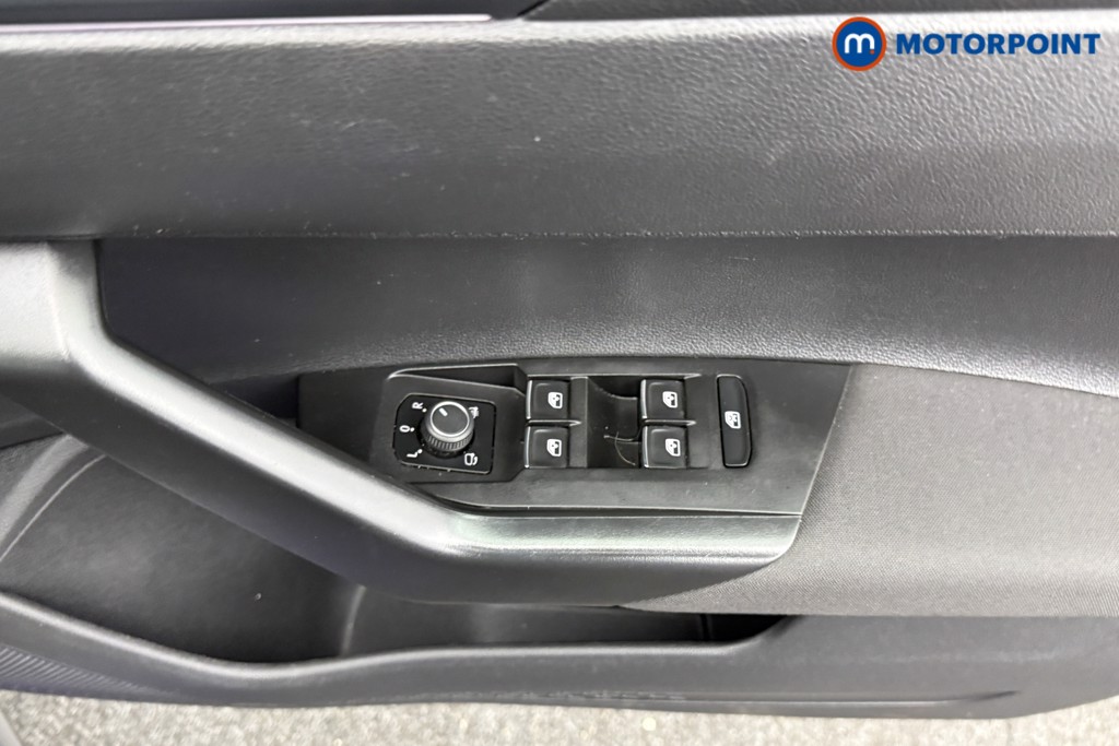 Volkswagen Polo R-Line Manual Petrol Hatchback - Stock Number (1588916) - 17th supplementary image