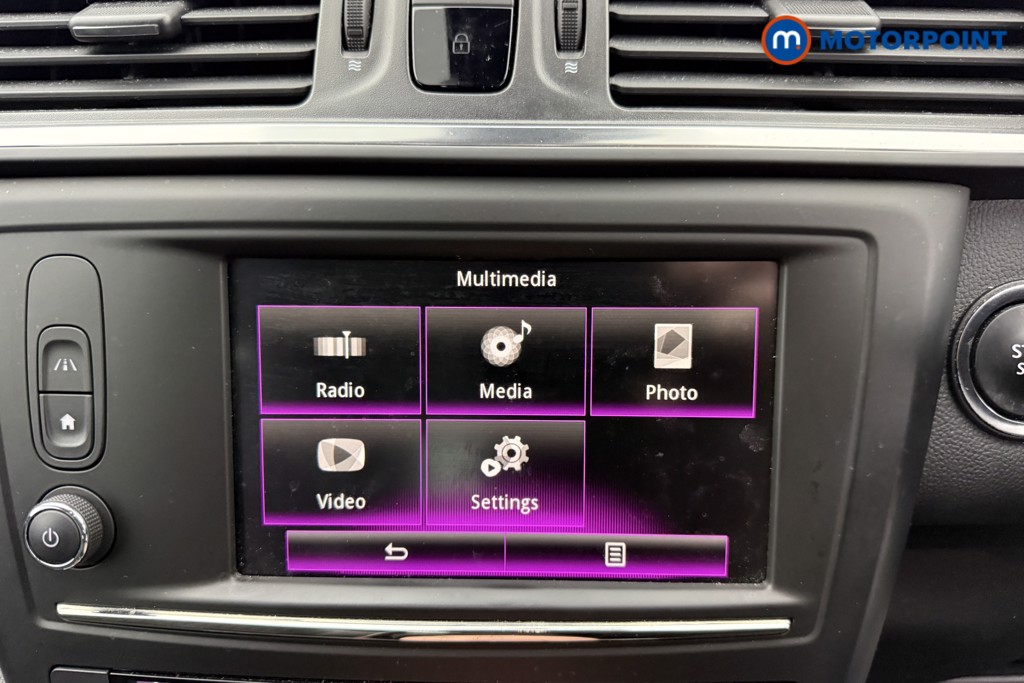 Renault Kadjar Signature Nav Manual Petrol SUV - Stock Number (1590804) - 7th supplementary image