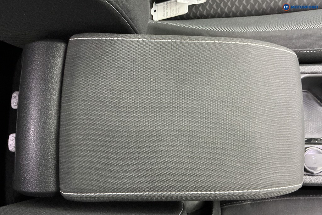 Volkswagen Golf Active Automatic Petrol Hatchback - Stock Number (1593990) - 12th supplementary image