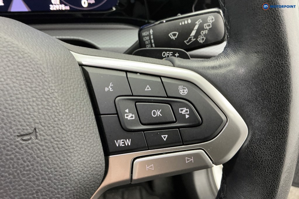 Volkswagen Golf Active Automatic Petrol Hatchback - Stock Number (1593990) - 18th supplementary image