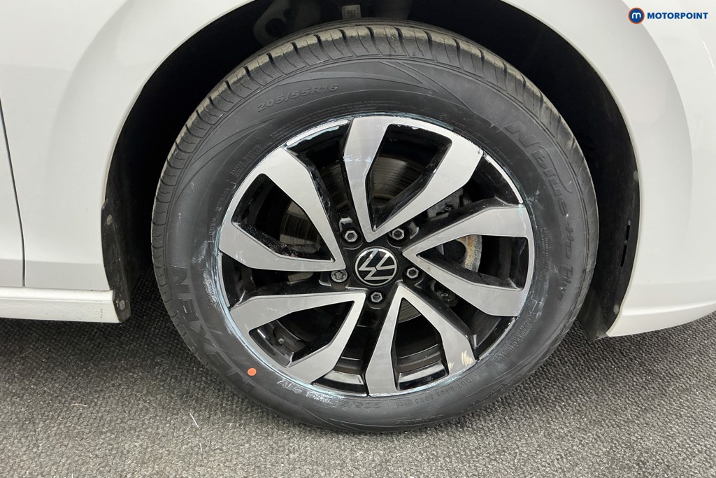 Volkswagen Golf Active Automatic Petrol Hatchback - Stock Number (1593990) - 33rd supplementary image