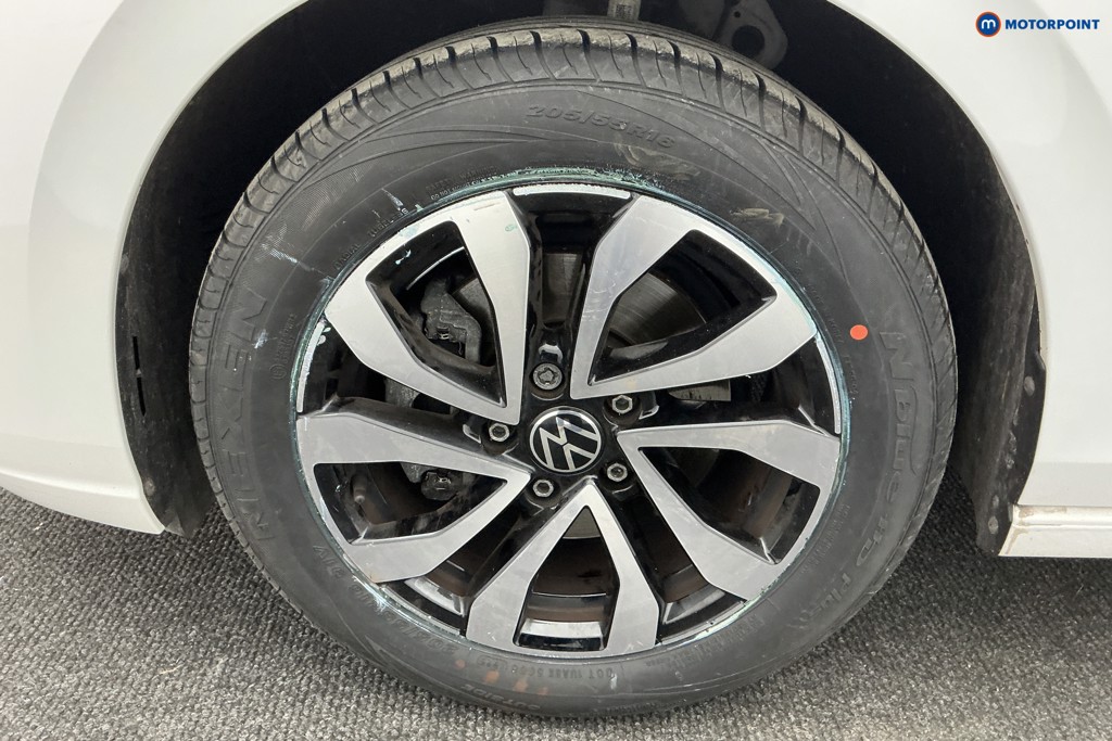 Volkswagen Golf Active Automatic Petrol Hatchback - Stock Number (1593990) - 34th supplementary image