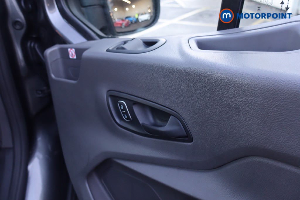 Ford Transit Limited Manual Diesel Medium Roof Van - Stock Number (1594782) - 24th supplementary image