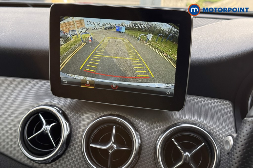 Mercedes-Benz GLA Urban Edition Automatic Petrol SUV - Stock Number (1595507) - 9th supplementary image