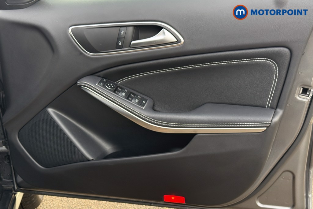 Mercedes-Benz GLA Urban Edition Automatic Petrol SUV - Stock Number (1595507) - 10th supplementary image