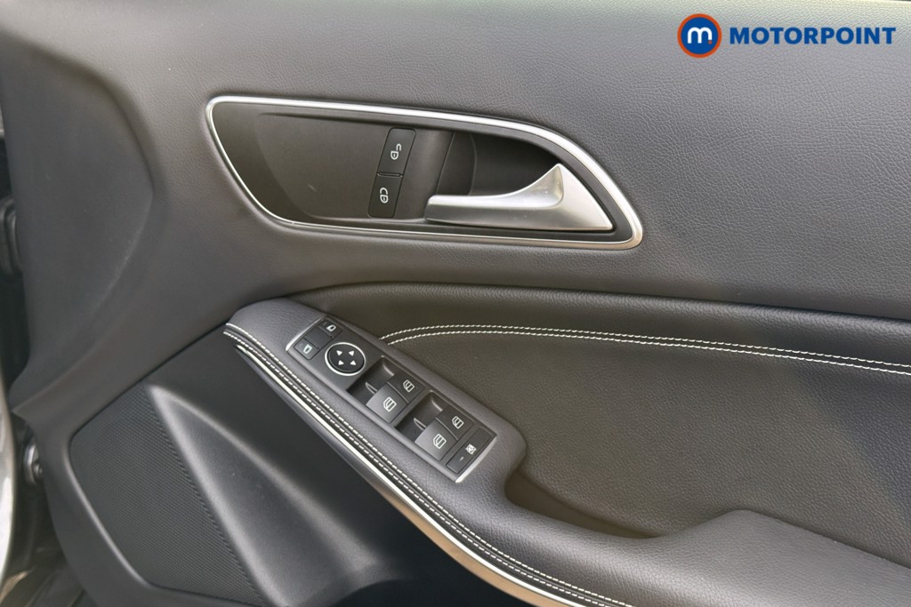 Mercedes-Benz GLA Urban Edition Automatic Petrol SUV - Stock Number (1595507) - 11th supplementary image