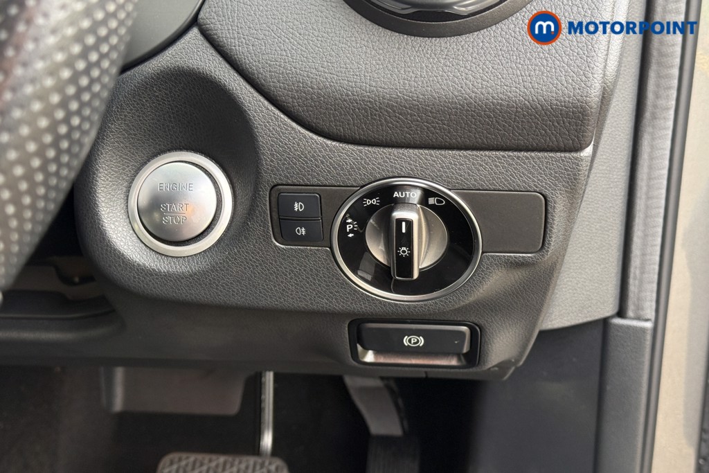 Mercedes-Benz GLA Urban Edition Automatic Petrol SUV - Stock Number (1595507) - 16th supplementary image