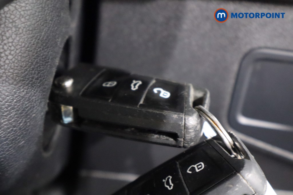 Volkswagen Tiguan Life Manual Petrol SUV - Stock Number (1595891) - 13th supplementary image