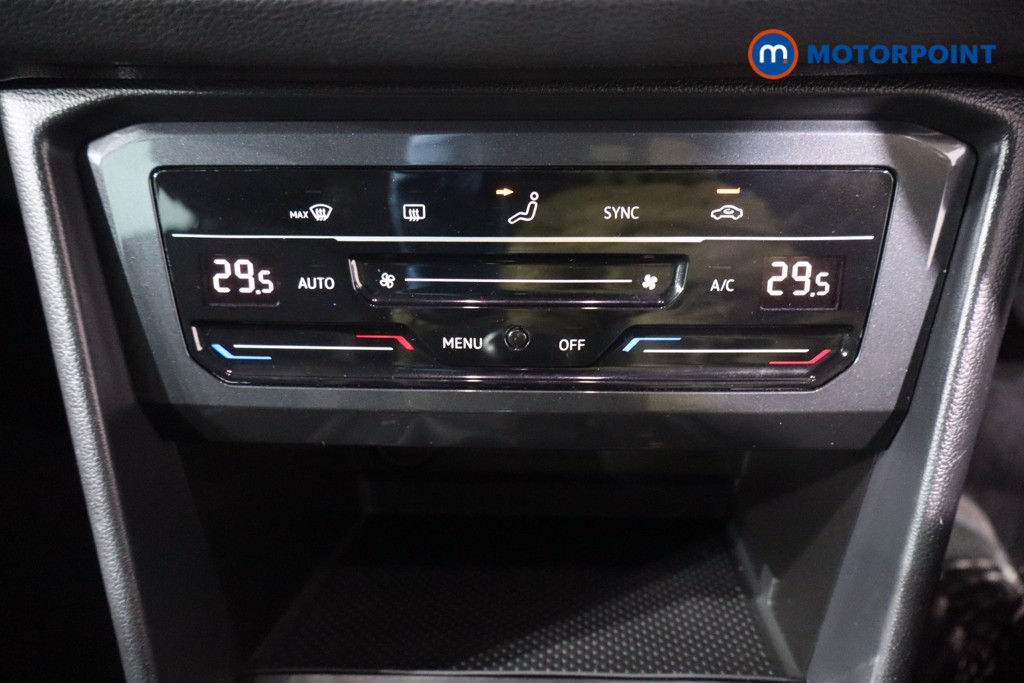 Volkswagen Tiguan Life Manual Petrol SUV - Stock Number (1595891) - 16th supplementary image