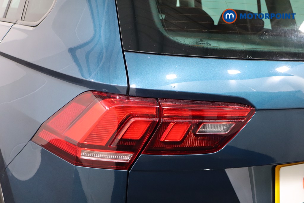 Volkswagen Tiguan Life Manual Petrol SUV - Stock Number (1595891) - 34th supplementary image