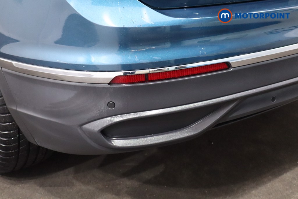 Volkswagen Tiguan Life Manual Petrol SUV - Stock Number (1595891) - 35th supplementary image