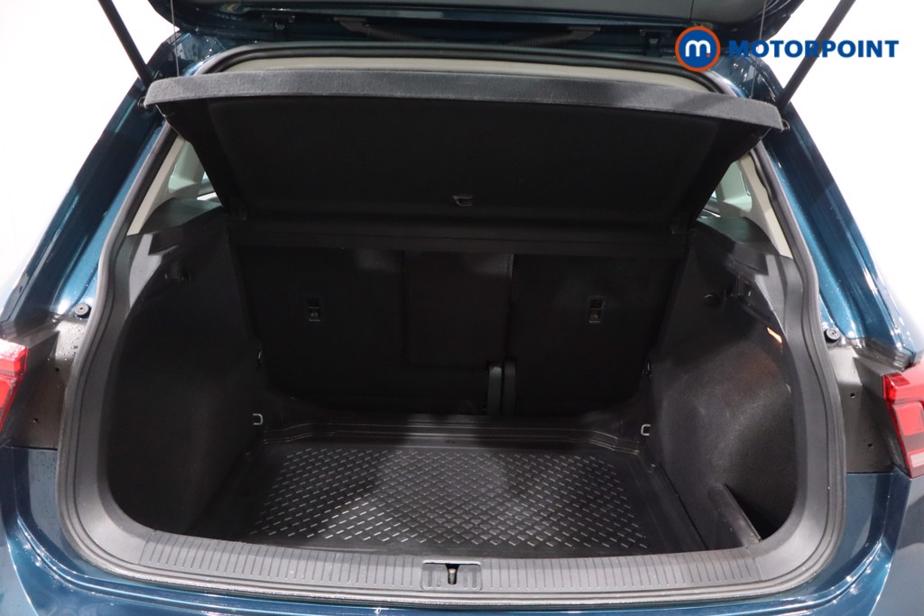 Volkswagen Tiguan Life Manual Petrol SUV - Stock Number (1595891) - 38th supplementary image