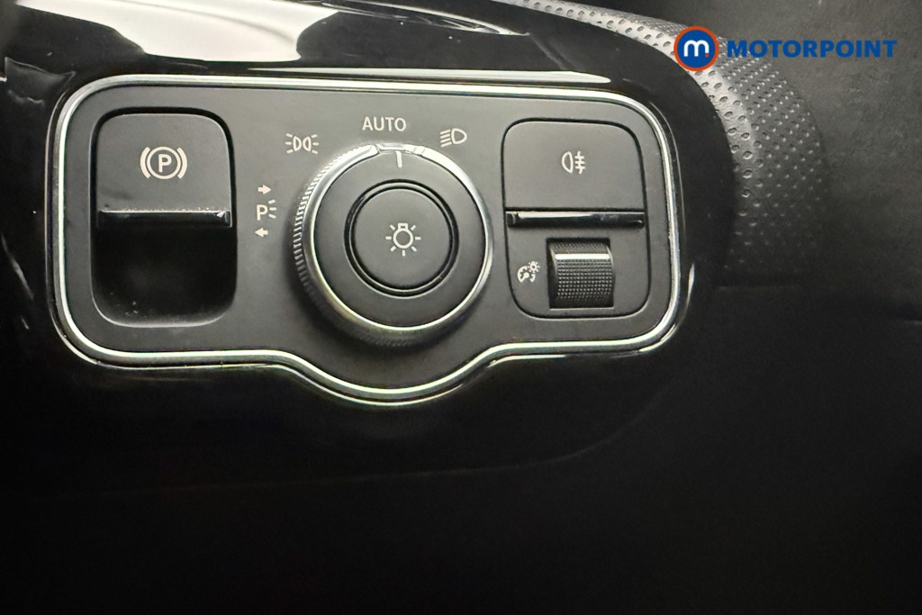 Mercedes-Benz A Class Amg Line Automatic Diesel Saloon - Stock Number (1596381) - 19th supplementary image