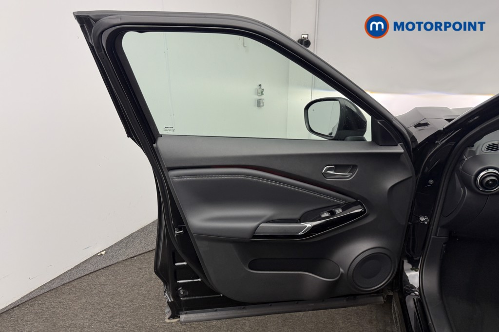 Nissan Juke Tekna Automatic Petrol SUV - Stock Number (1596489) - 4th supplementary image