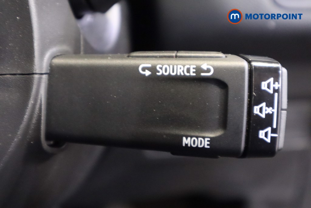 Renault Captur Techno Automatic Petrol-Electric Hybrid SUV - Stock Number (1596518) - 19th supplementary image