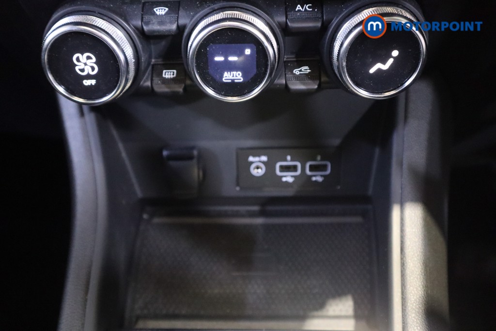 Renault Captur Techno Automatic Petrol-Electric Hybrid SUV - Stock Number (1596518) - 23rd supplementary image