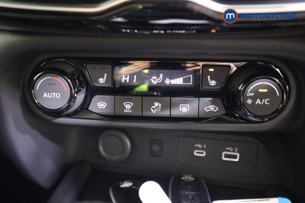 Nissan Juke Tekna Automatic Petrol SUV - Stock Number (1596677) - 7th supplementary image