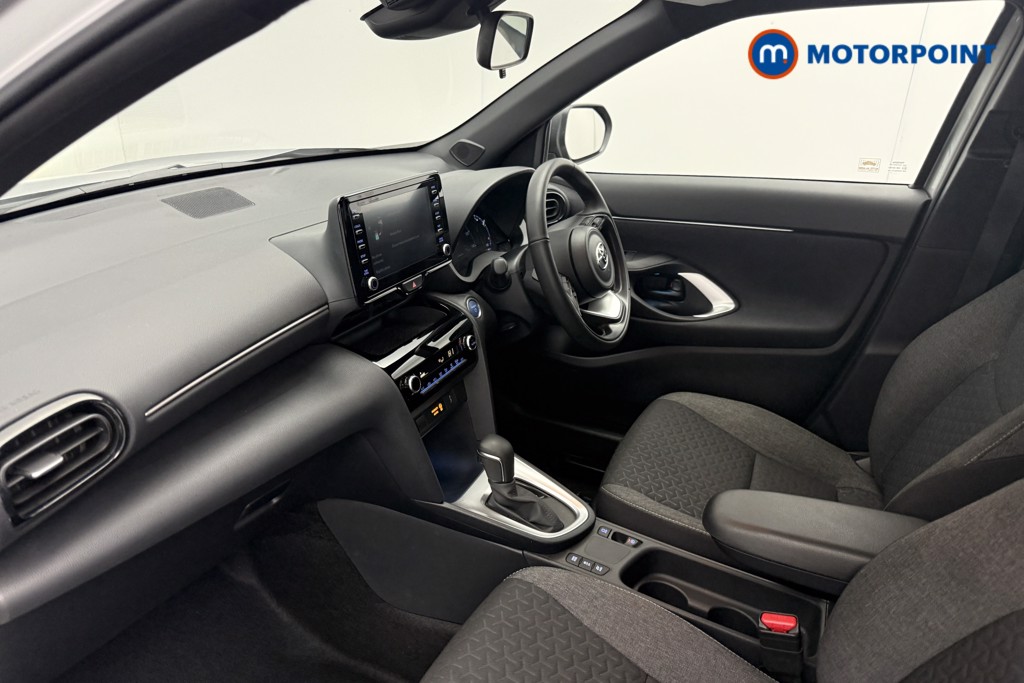 Toyota Yaris Cross Design Automatic Petrol-Electric Hybrid Estate - Stock Number (1597389) - 3rd supplementary image