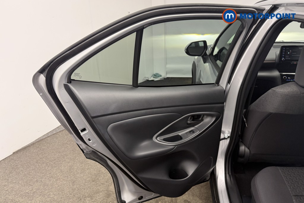 Toyota Yaris Cross Design Automatic Petrol-Electric Hybrid Estate - Stock Number (1597389) - 7th supplementary image