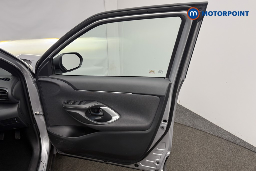 Toyota Yaris Cross Design Automatic Petrol-Electric Hybrid Estate - Stock Number (1597389) - 18th supplementary image