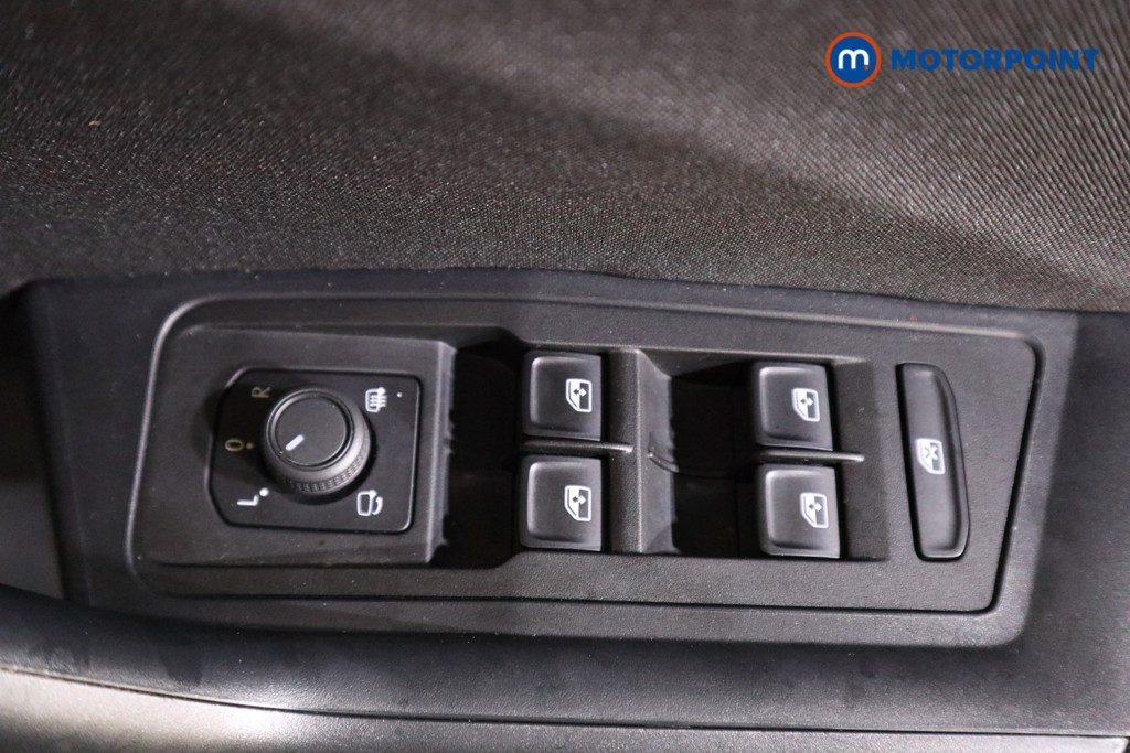 Volkswagen T-Roc Life Manual Petrol SUV - Stock Number (1597743) - 8th supplementary image