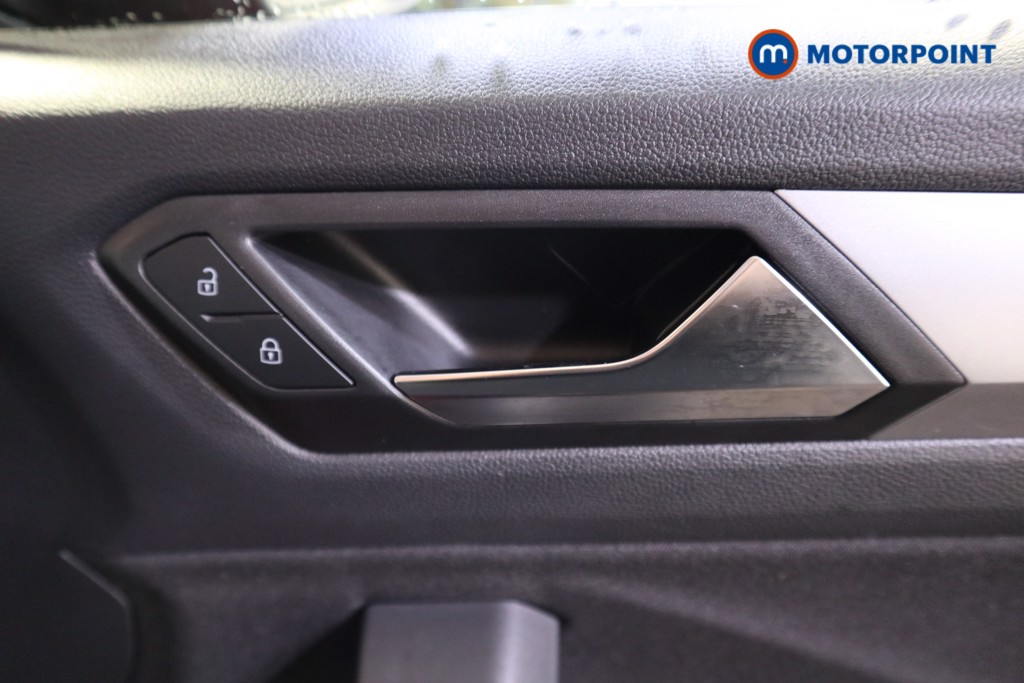 Volkswagen T-Roc Life Manual Petrol SUV - Stock Number (1597743) - 9th supplementary image