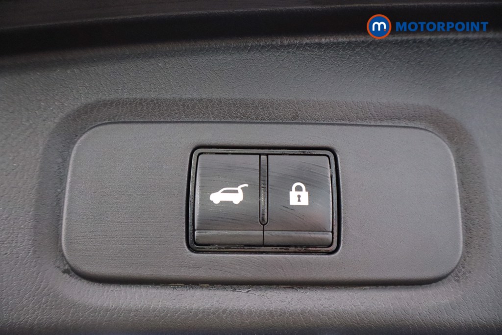 Nissan Qashqai Tekna-Plus Automatic Petrol-Electric Hybrid SUV - Stock Number (1597748) - 39th supplementary image