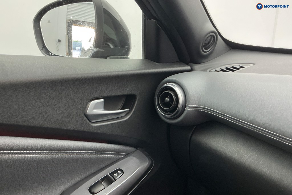 Nissan Juke Tekna Manual Petrol SUV - Stock Number (1598130) - 18th supplementary image