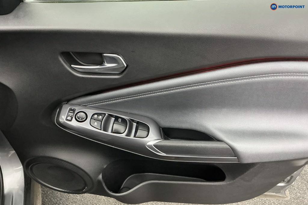 Nissan Juke Tekna Manual Petrol SUV - Stock Number (1598130) - 22nd supplementary image