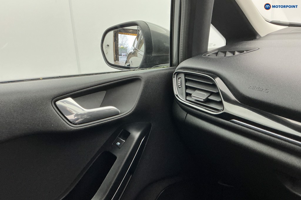 Ford Fiesta Titanium Manual Petrol Hatchback - Stock Number (1598158) - 16th supplementary image