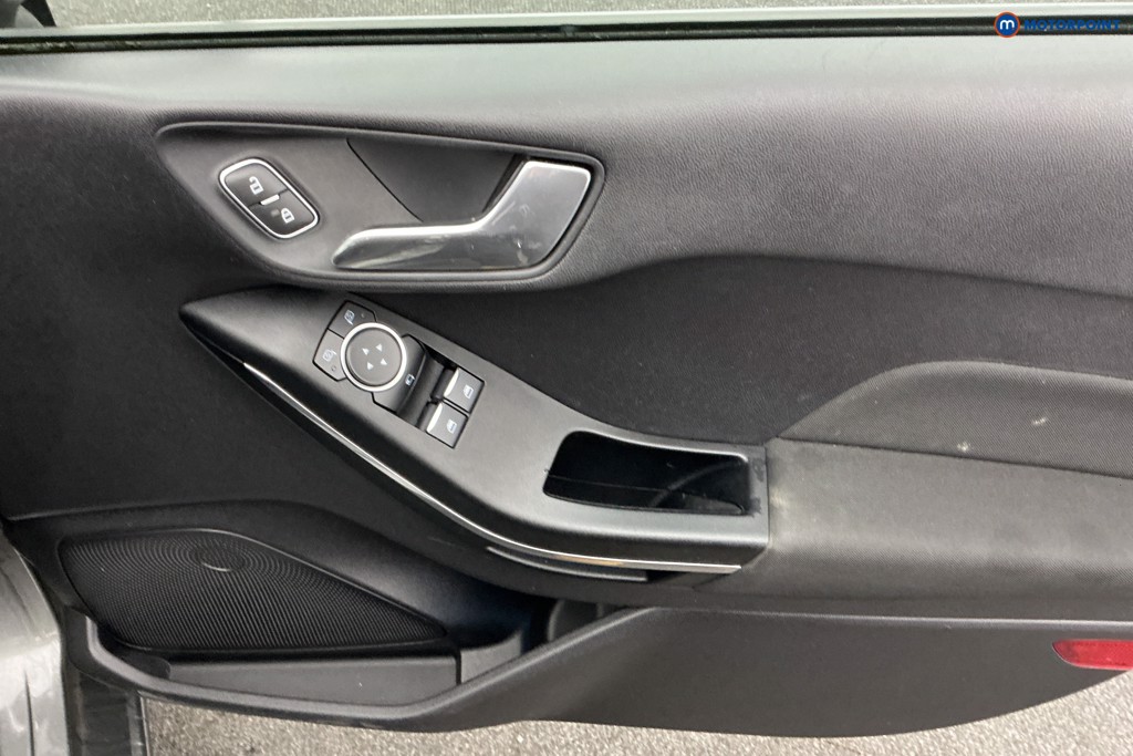Ford Fiesta Titanium Manual Petrol Hatchback - Stock Number (1598158) - 20th supplementary image