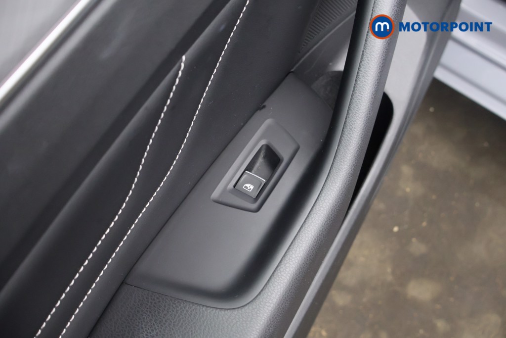 Volkswagen Passat GTE Automatic Petrol Plug-In Hybrid Estate - Stock Number (1598286) - 39th supplementary image