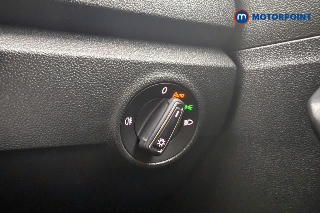 Volkswagen T-Roc SE Manual Petrol SUV - Stock Number (1598601) - 15th supplementary image