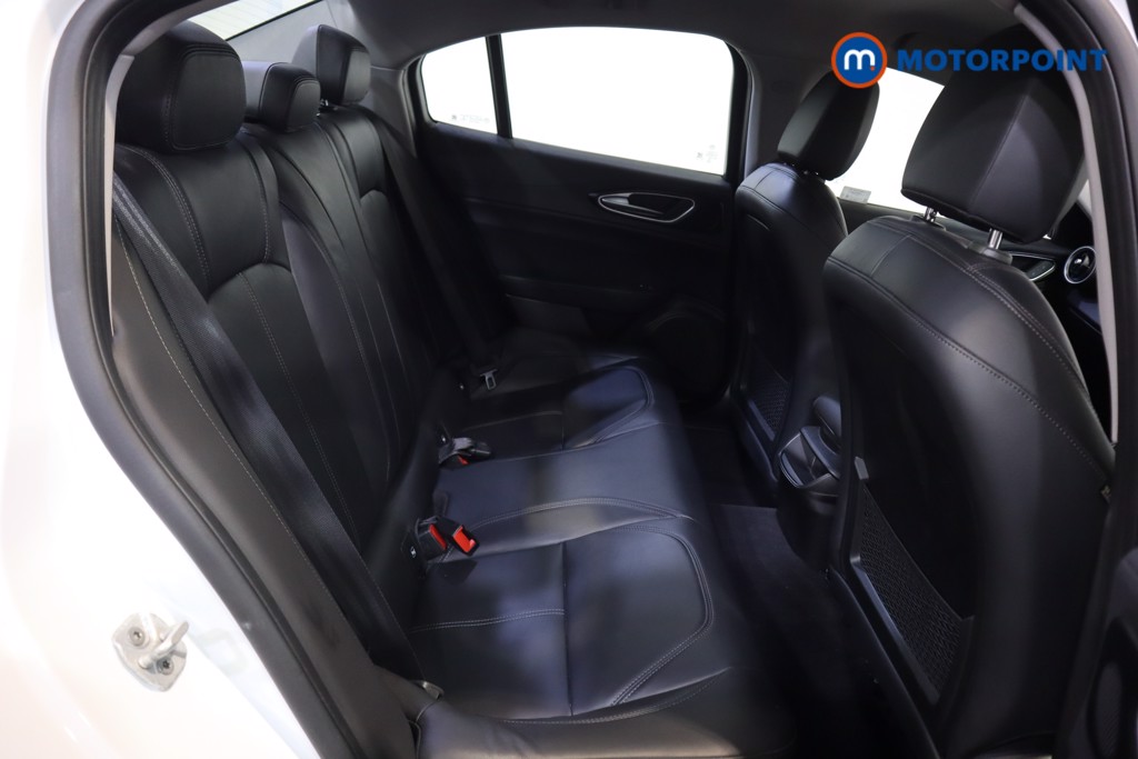 Alfa Romeo Giulia 2.0 Tb 4Dr Auto Automatic Petrol Saloon - Stock Number (1599248) - 7th supplementary image