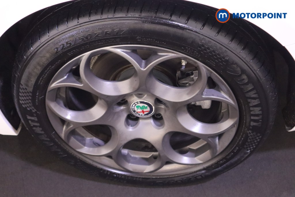 Alfa Romeo Giulia 2.0 Tb 4Dr Auto Automatic Petrol Saloon - Stock Number (1599248) - 9th supplementary image