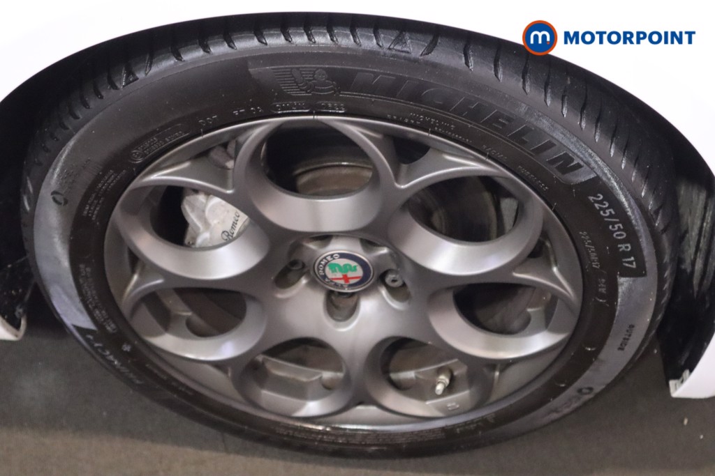 Alfa Romeo Giulia 2.0 Tb 4Dr Auto Automatic Petrol Saloon - Stock Number (1599248) - 11th supplementary image