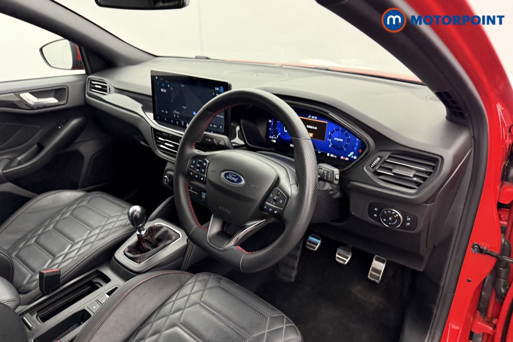 Ford Focus St-Line Vignale Manual Petrol Estate - Stock Number (1599522) - 4th supplementary image