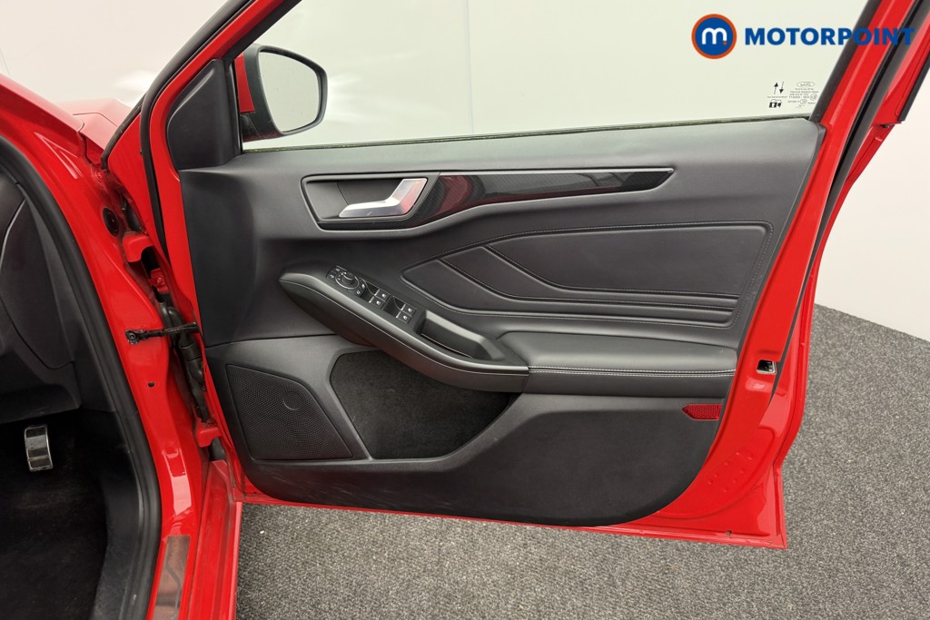 Ford Focus St-Line Vignale Manual Petrol Estate - Stock Number (1599522) - 16th supplementary image