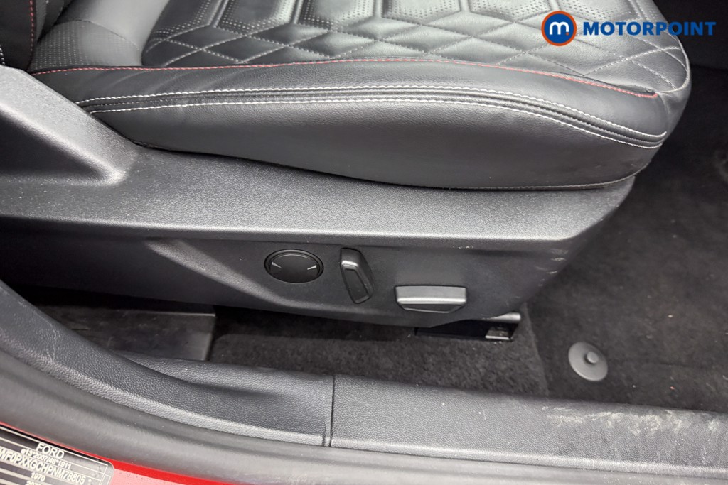 Ford Focus St-Line Vignale Manual Petrol Estate - Stock Number (1599522) - 17th supplementary image