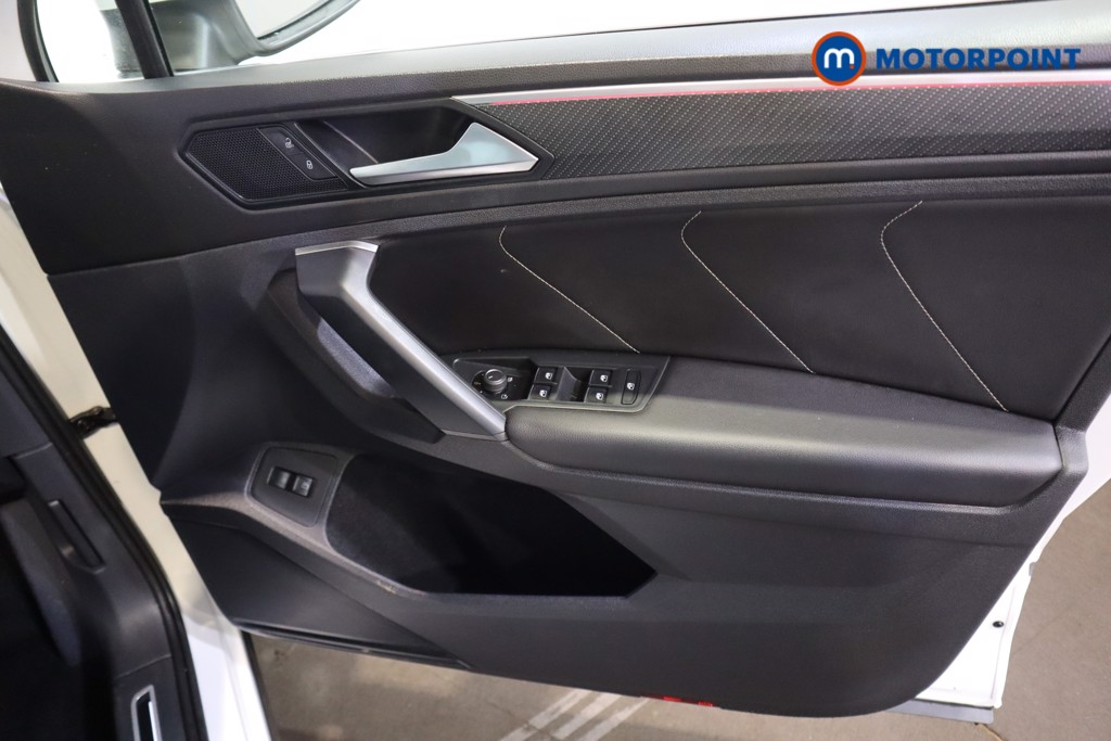 Volkswagen Tiguan R-Line Automatic Petrol Plug-In Hybrid SUV - Stock Number (1599569) - 13th supplementary image