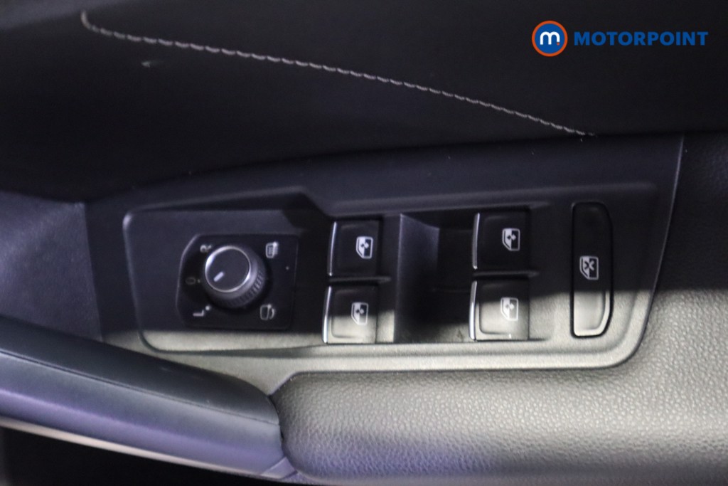 Volkswagen Tiguan R-Line Automatic Petrol Plug-In Hybrid SUV - Stock Number (1599569) - 15th supplementary image