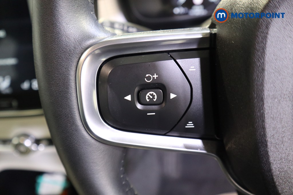 Volvo Xc40 Momentum Automatic Petrol SUV - Stock Number (1600058) - 5th supplementary image