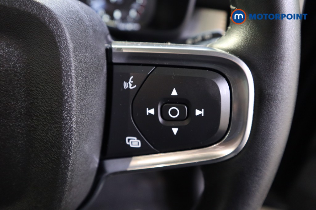 Volvo Xc40 Momentum Automatic Petrol SUV - Stock Number (1600058) - 6th supplementary image