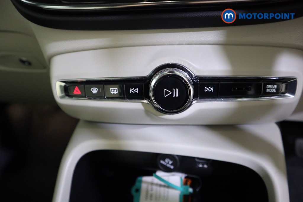 Volvo Xc40 Momentum Automatic Petrol SUV - Stock Number (1600058) - 7th supplementary image