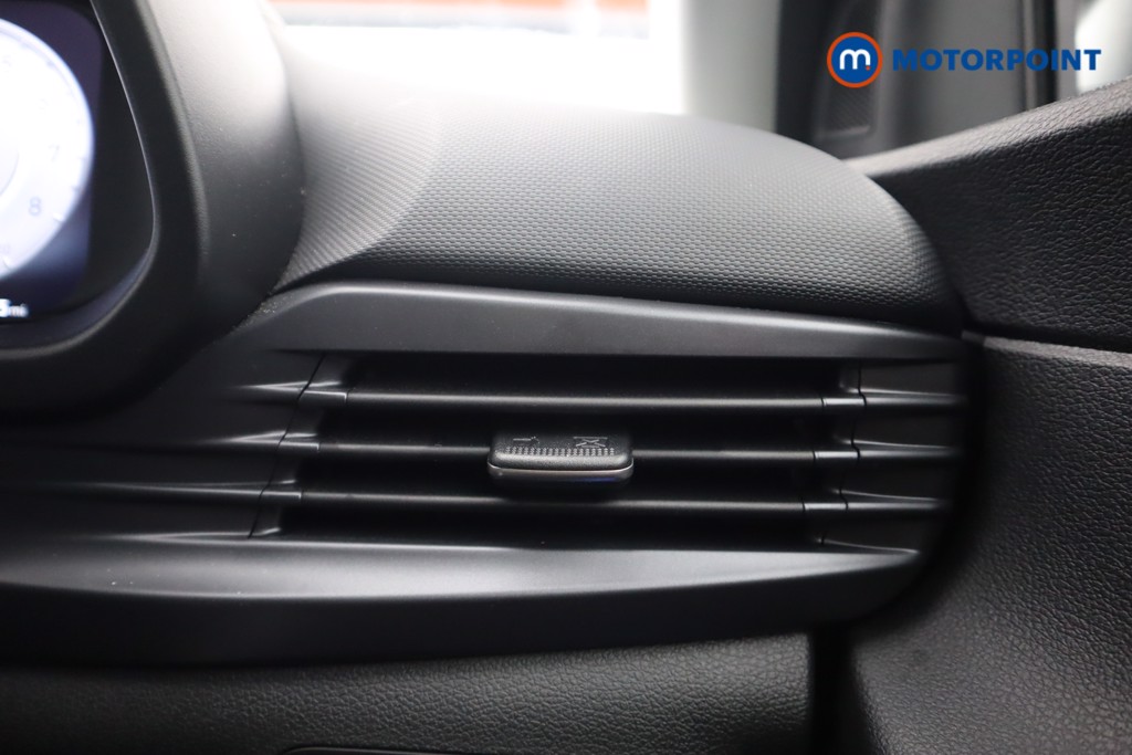 Hyundai I20 Premium Automatic Petrol Hatchback - Stock Number (1600213) - 9th supplementary image
